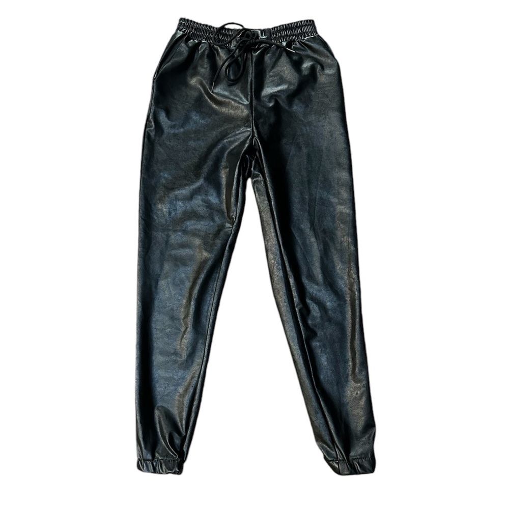 Discovery women’s faux leather jogger pants size XS